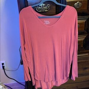 Time and Tru Women's Coral Long Sleeve V-Neck Top